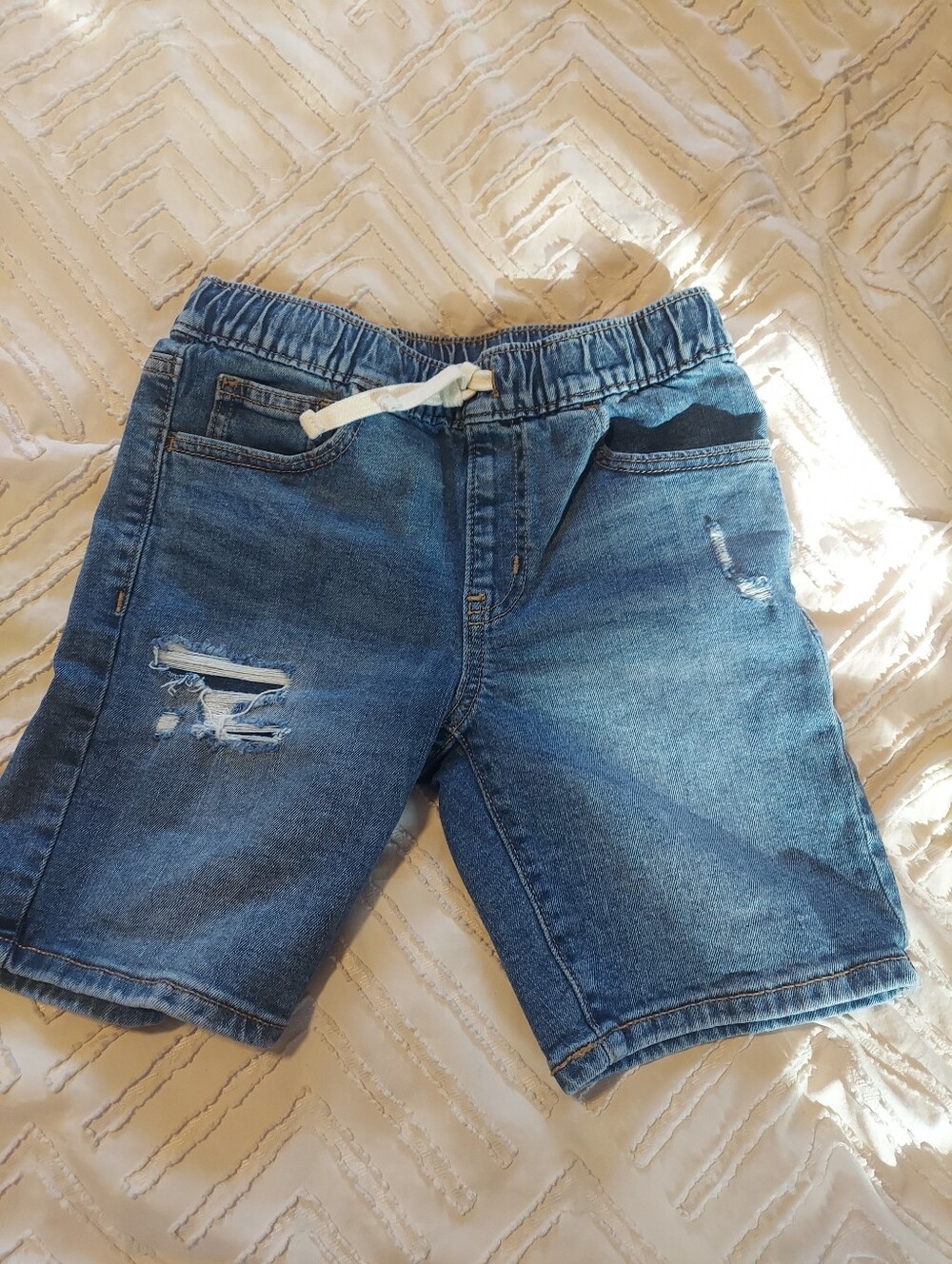 Old Navy Boys Distressed Denim Karate Shorts Drawstring Built-In Flex - Size M 8